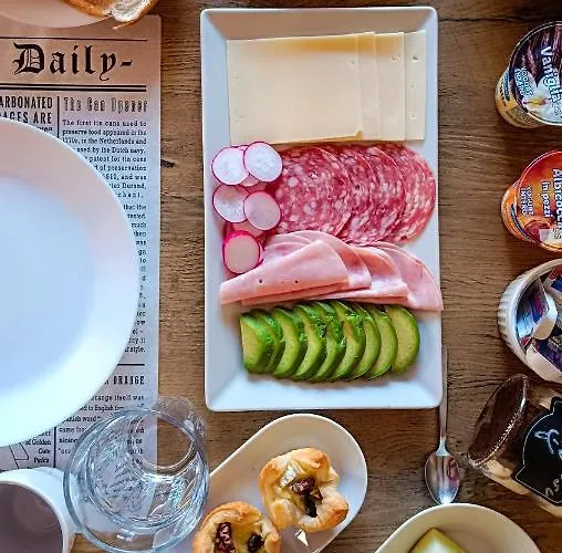 Oda ve Kahvaltı Moonshine Nadur