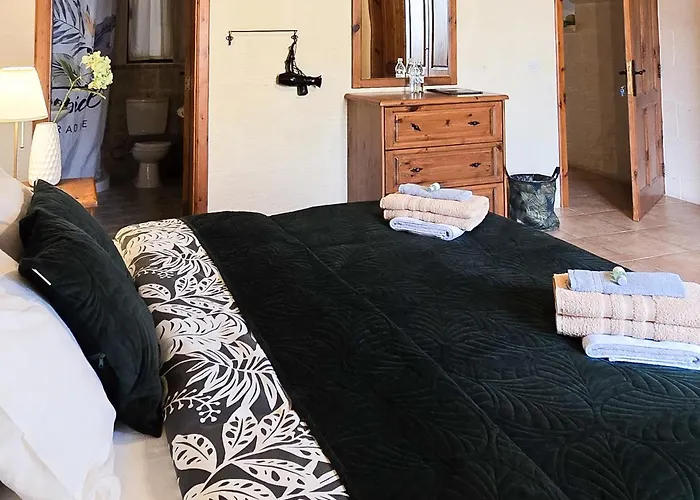 Oda ve Kahvaltı Moonshine Nadur