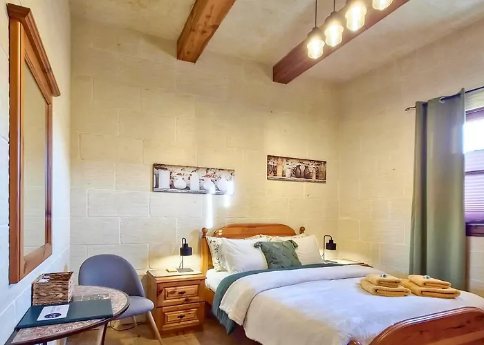 Oda ve Kahvaltı Moonshine Nadur