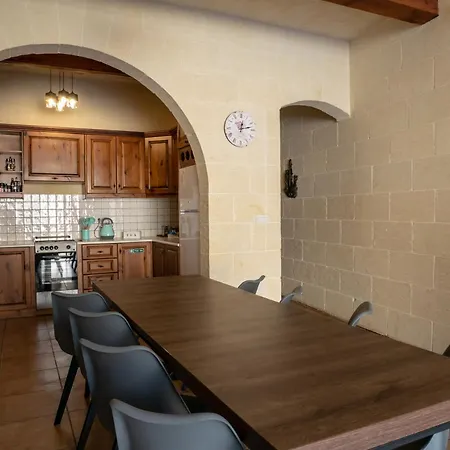 Moonshine Bed & Breakfast 3*