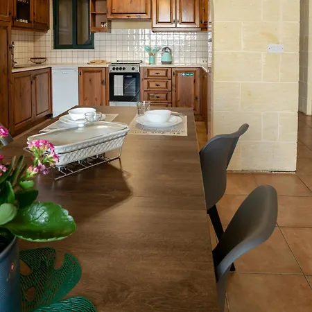 Bed & Breakfast Moonshine 3*