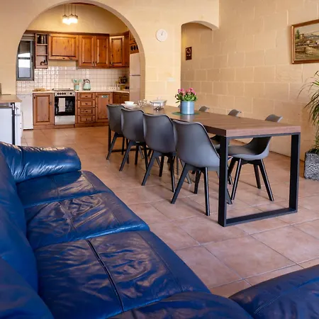 Moonshine Bed & Breakfast 3*