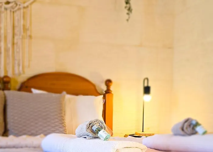 Moonshine 3* Надур